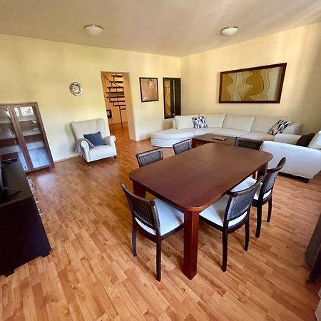 Huge Two Floor Apartment On The Park Colonnade With Free Parking For One Car, 160 Sqm Karlovy Vary Bagian luar foto