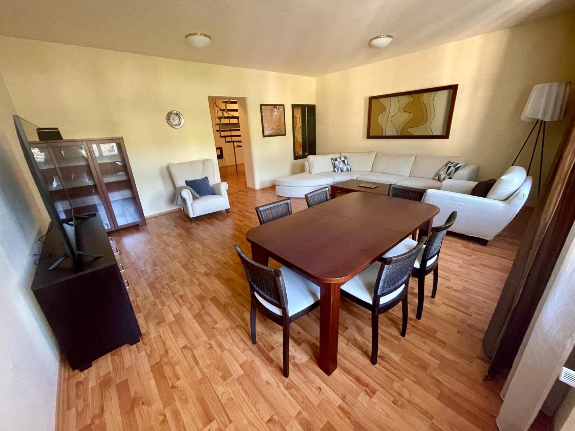 Huge Two Floor Apartment On The Park Colonnade With Free Parking For One Car, 160 Sqm Karlovy Vary Bagian luar foto
