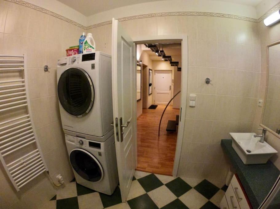 Huge Two Floor Apartment On The Park Colonnade With Free Parking For One Car, 160 Sqm Karlovy Vary Bagian luar foto