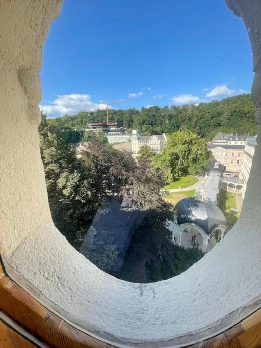 Huge Two Floor Apartment On The Park Colonnade With Free Parking For One Car, 160 Sqm Karlovy Vary Bagian luar foto