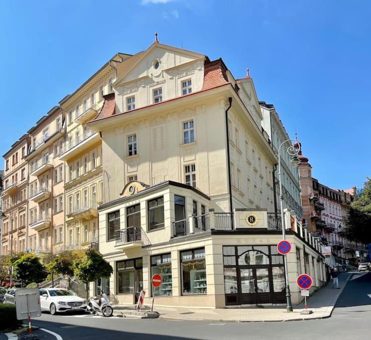 Huge Two Floor Apartment On The Park Colonnade With Free Parking For One Car, 160 Sqm Karlovy Vary Bagian luar foto
