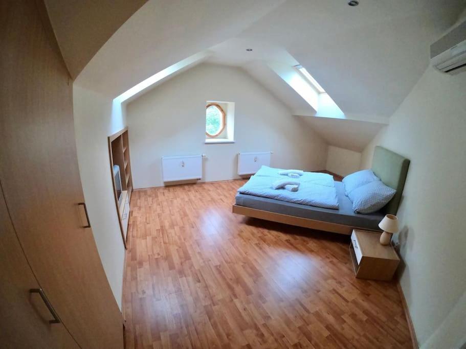 Huge Two Floor Apartment On The Park Colonnade With Free Parking For One Car, 160 Sqm Karlovy Vary Bagian luar foto